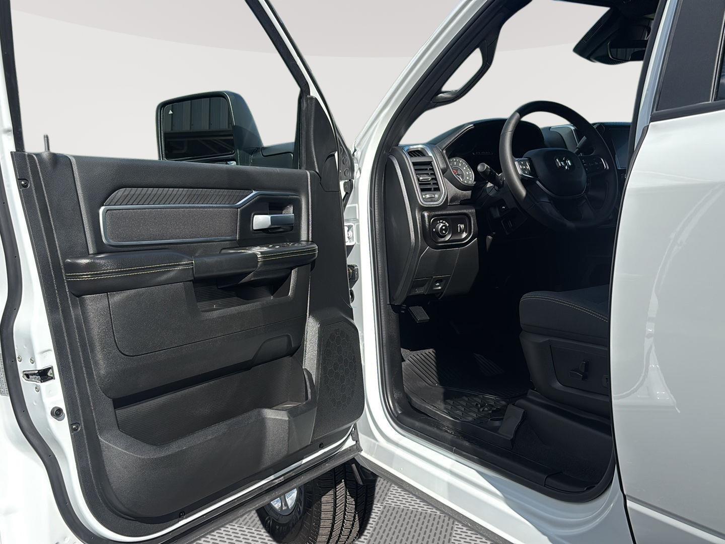2026 Ram 2500 Big Horn photo 16