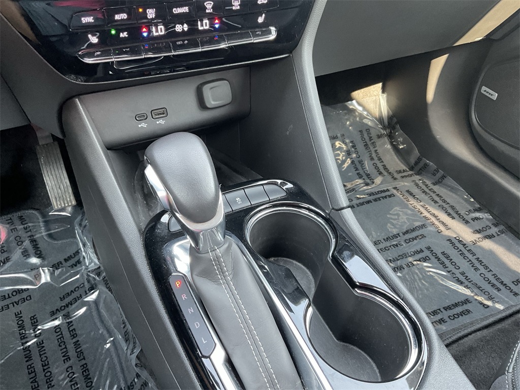 2024 Buick Encore GX Avenir photo 17