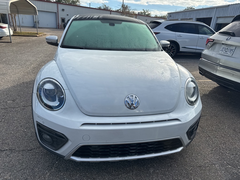 2017 Volkswagen Beetle 1.8T Dune photo 2