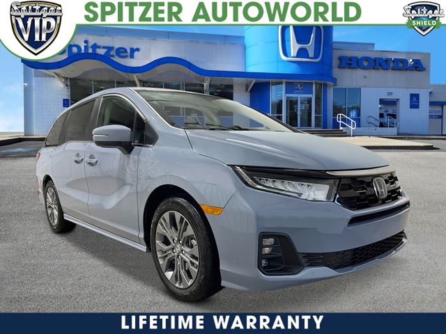 2026 Honda Odyssey Touring's photo