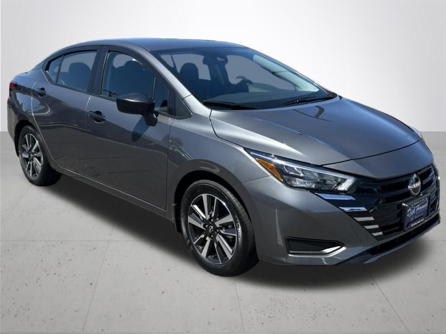 2025 Nissan Versa 1.6 S photo 4