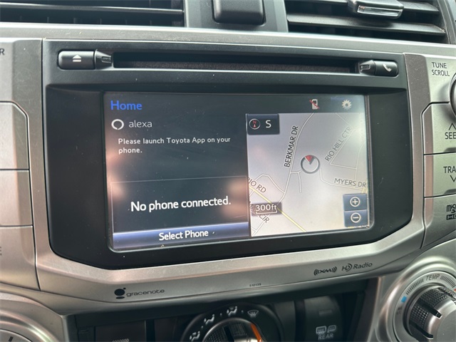 2018 Toyota 4Runner SR5 photo 16