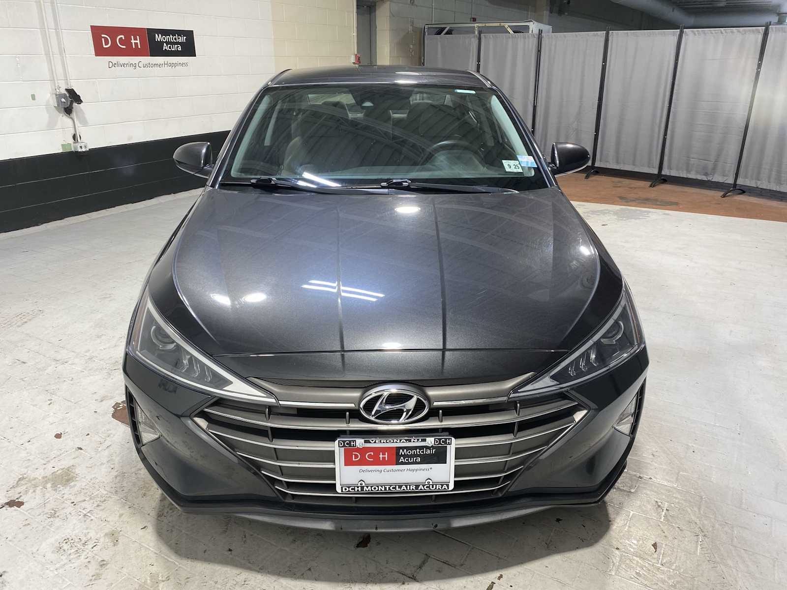 2020 Hyundai Elantra SEL photo 6