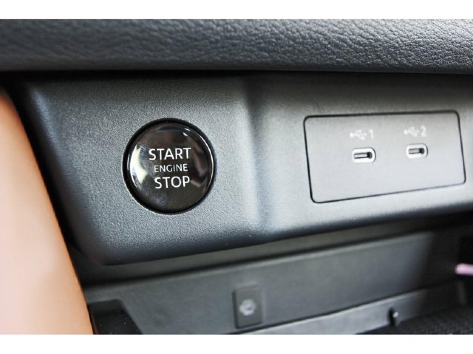 2026 Nissan Rogue Platinum Black at Robbins Nissan