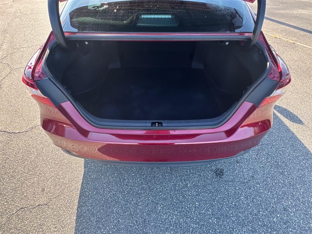 2021 Toyota Camry LE photo 16