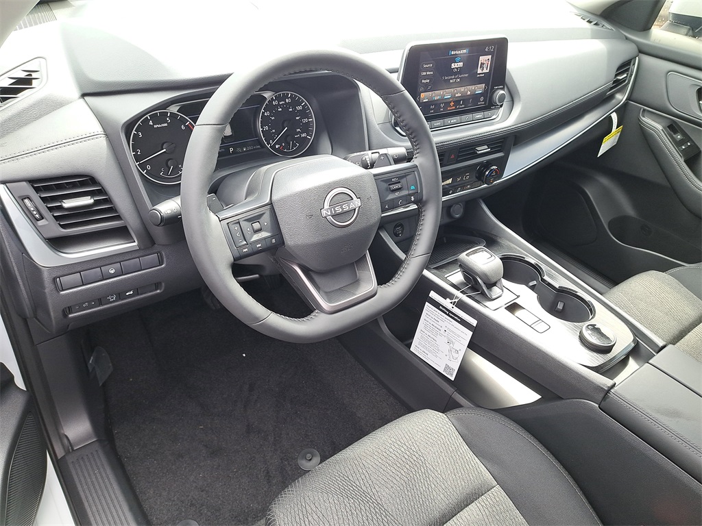 2026 Nissan Rogue SV photo 18