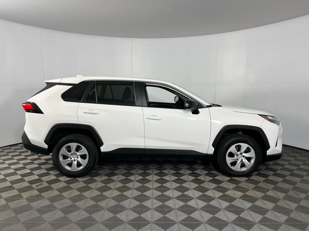 2025 Toyota RAV4 LE photo 2
