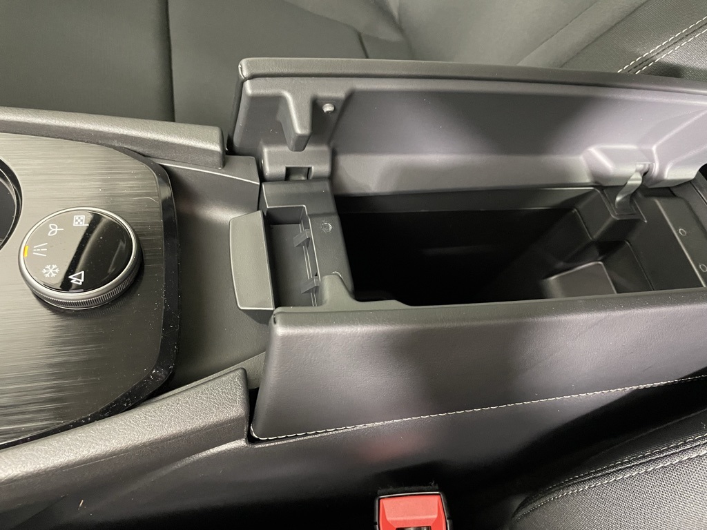 2025 Nissan Rogue S photo 31