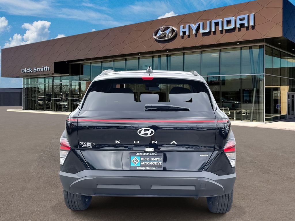 2026 Hyundai Kona SEL photo 2