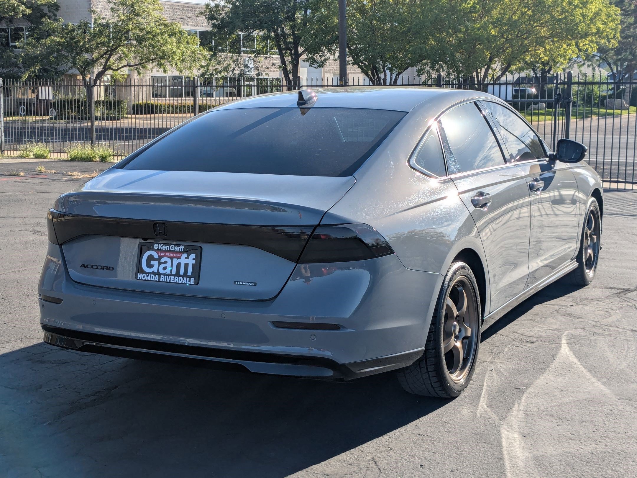 2023 Honda Accord Hybrid Touring photo 2