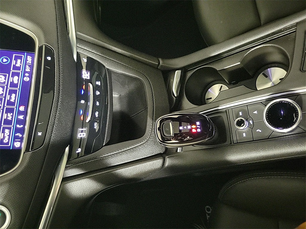 2025 CADILLAC XT5 - Image 19