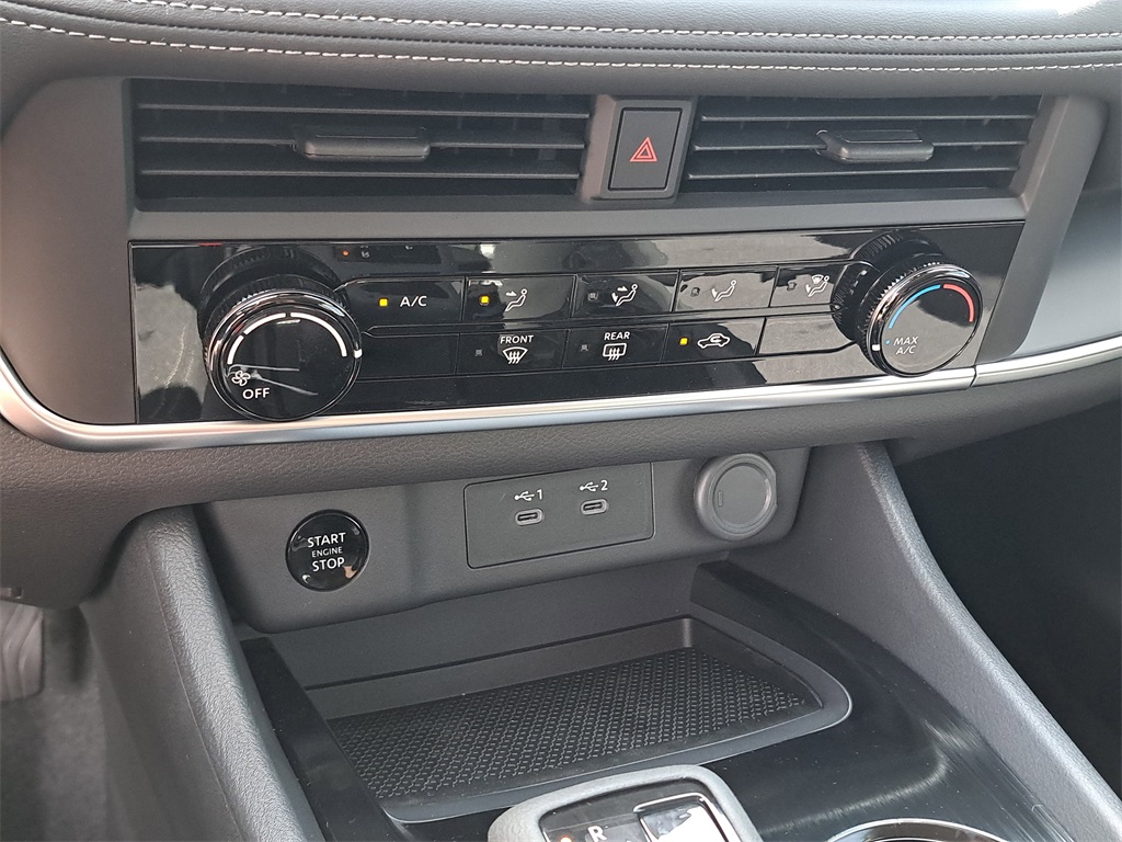 2026 Nissan Rogue S photo 28