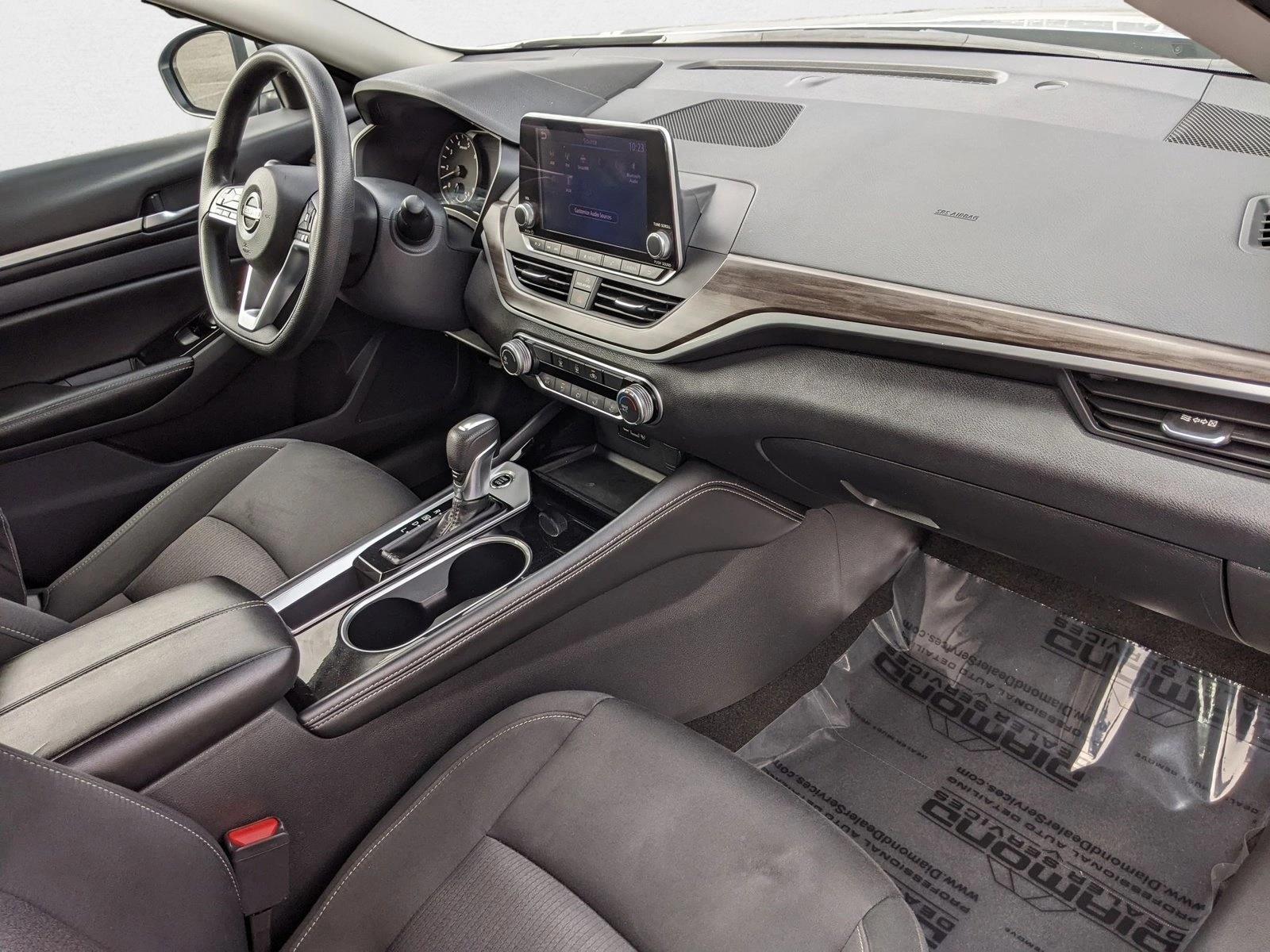 2023 Nissan Altima 2.5 SV photo 23