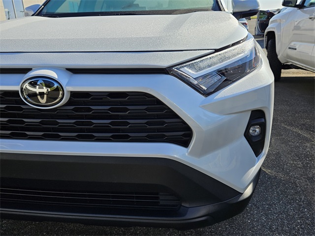 2023 Toyota RAV4 XLE Premium photo 13
