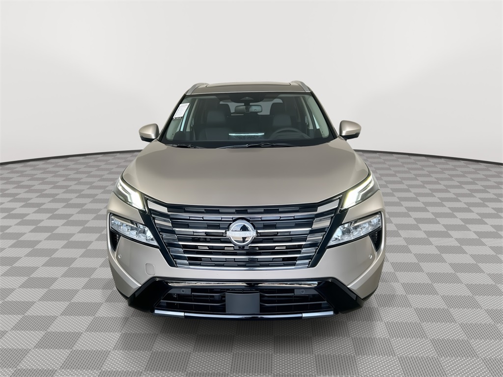 2026 Nissan Rogue Platinum photo 2