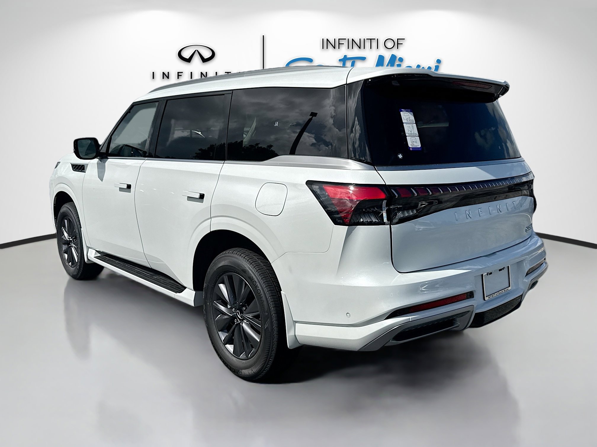 2026 Infiniti QX80 Pure photo 4