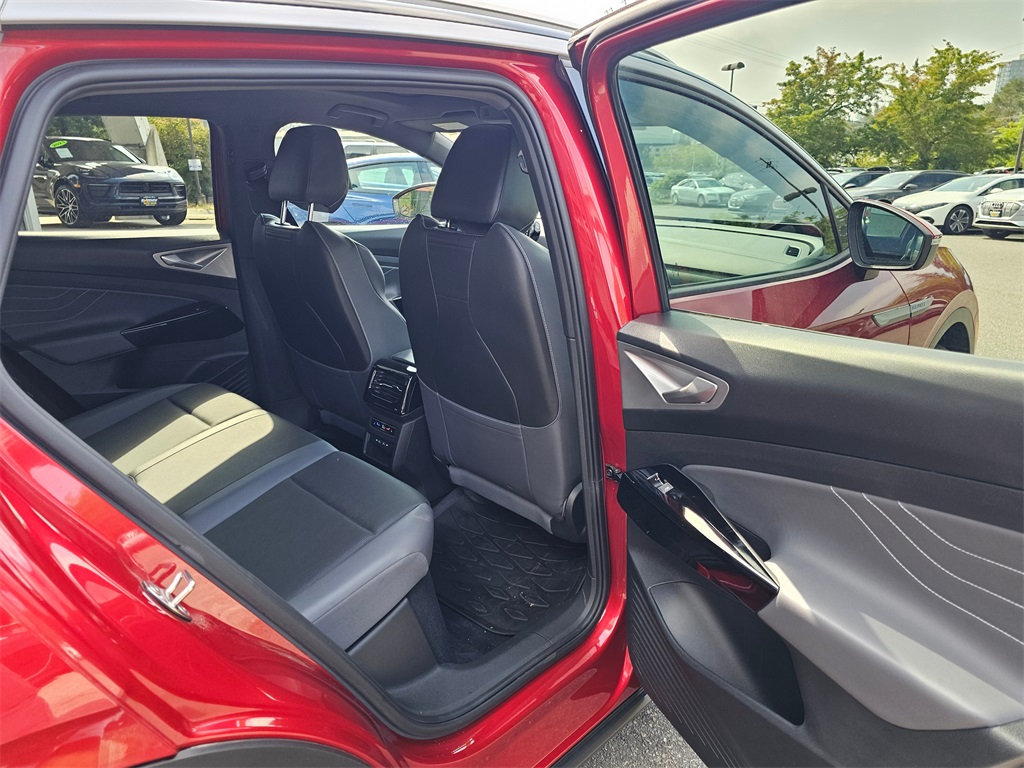 2023 Volkswagen ID.4 Pro Plus photo 15