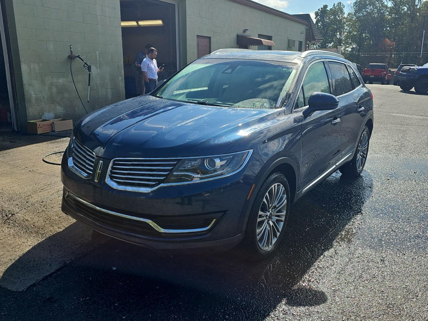 2017 Lincoln MKX Reserve photo 2