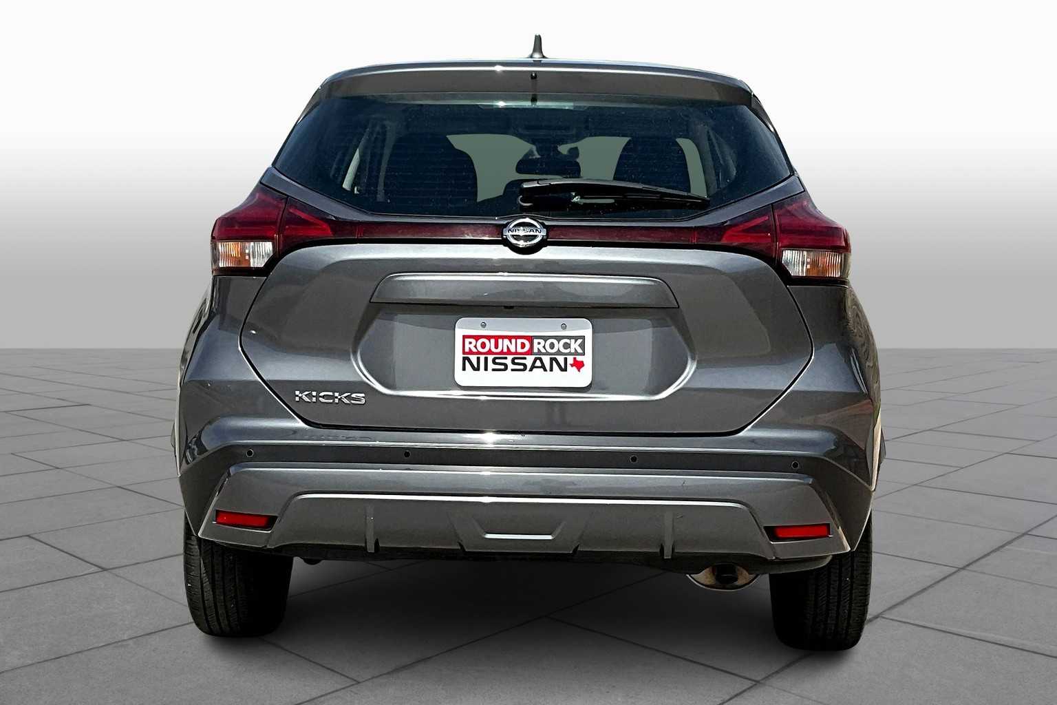 2021 Nissan Kicks S photo 4