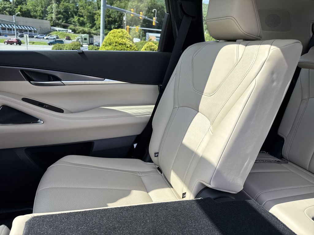 2024 Infiniti QX60 Luxe photo 31