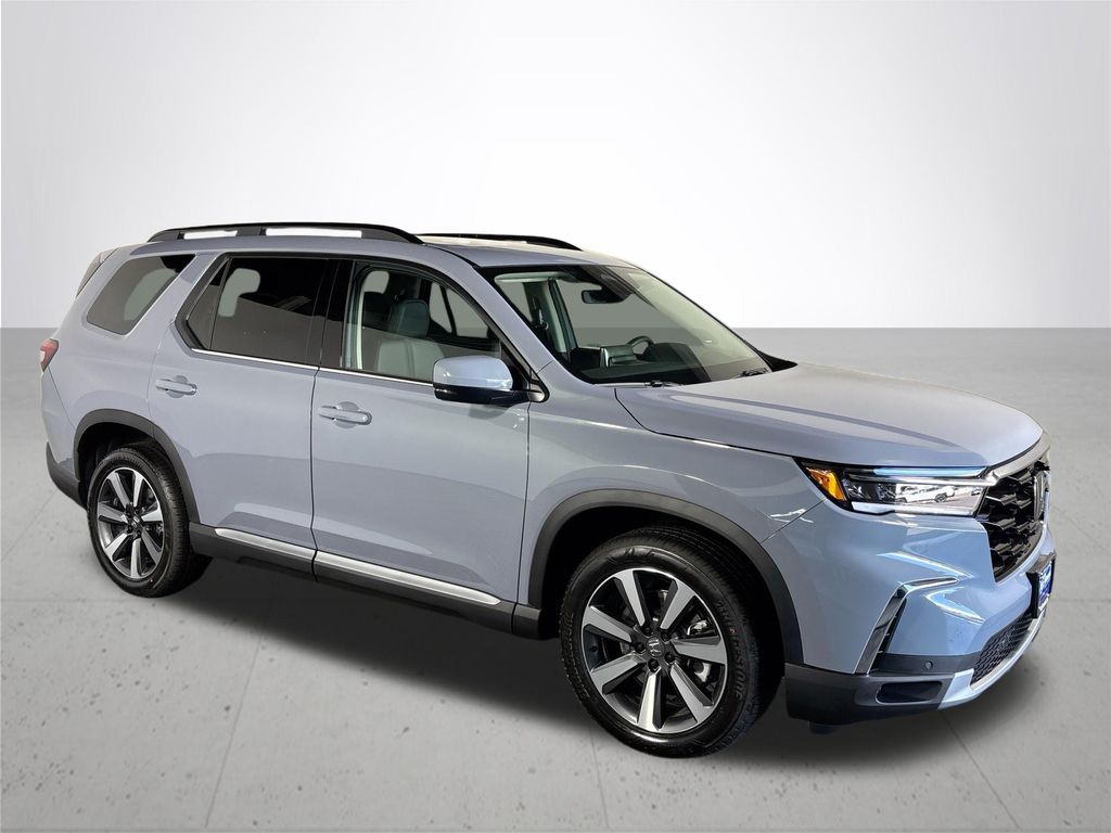 2025 Honda Pilot Touring photo 3