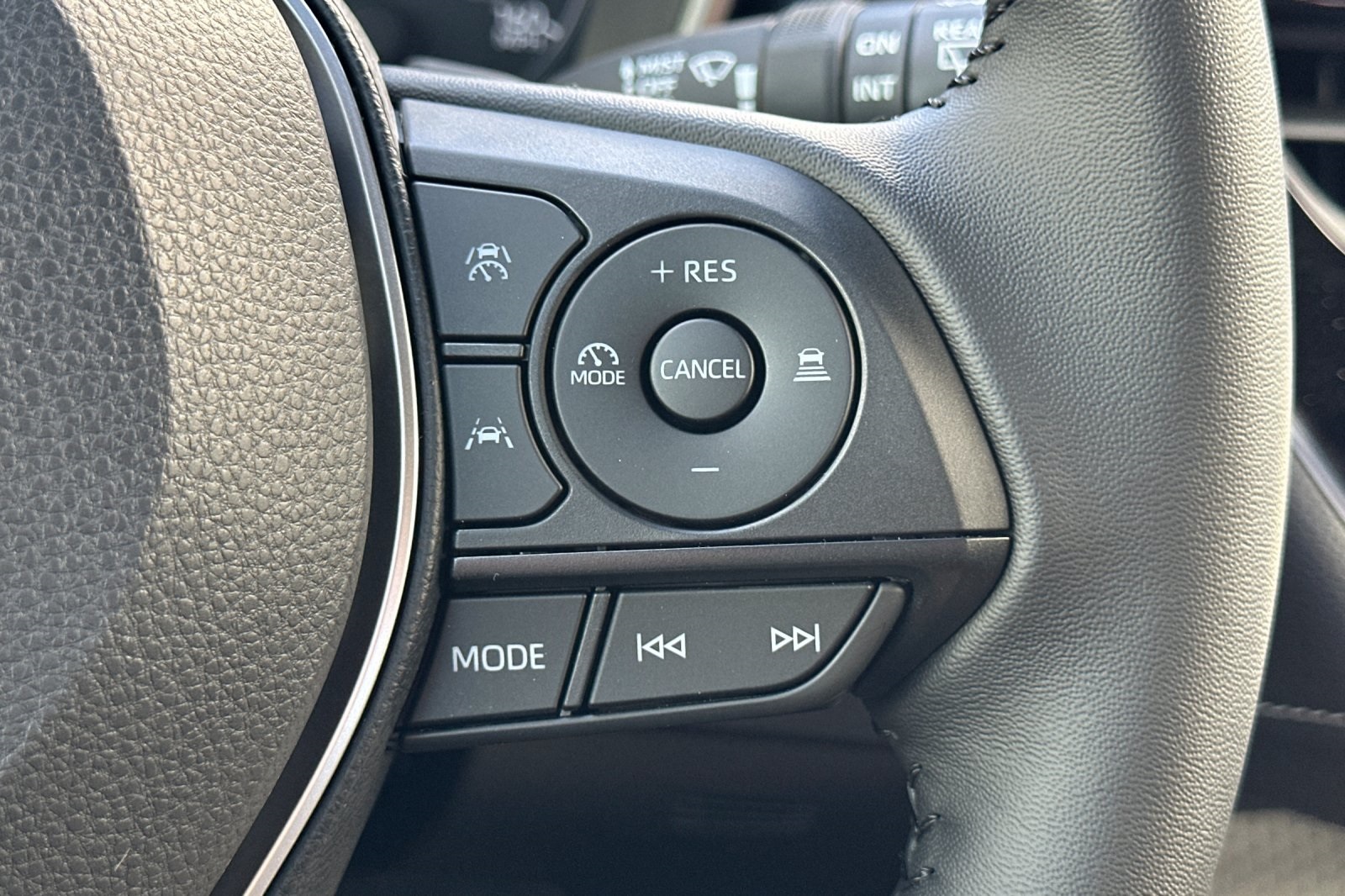2025 Toyota Corolla SE photo 26