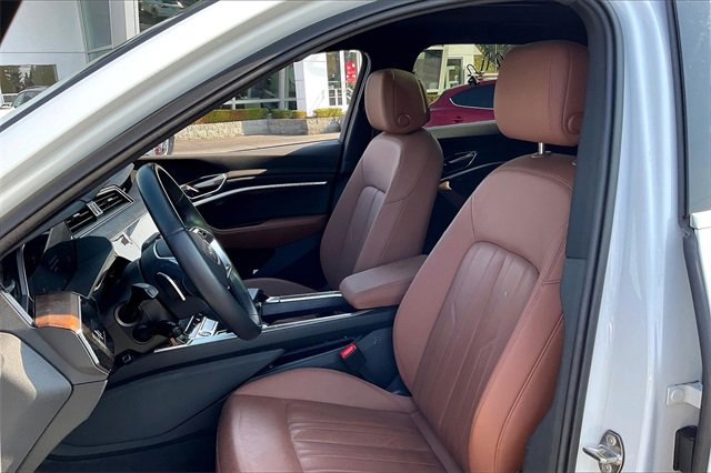2022 Audi e-tron Premium Plus photo 20