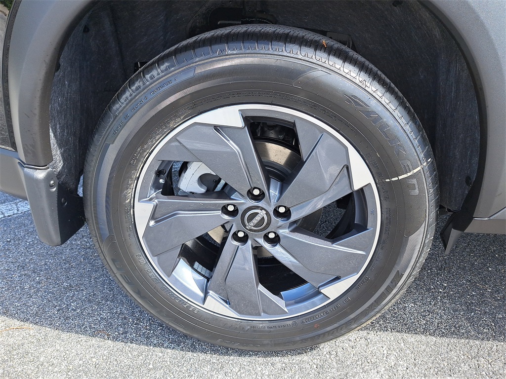 2026 Nissan Rogue SV photo 7