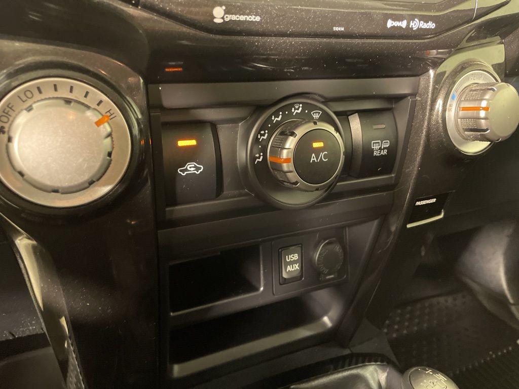 2019 Toyota 4Runner TRD Off-Road Premium photo 29