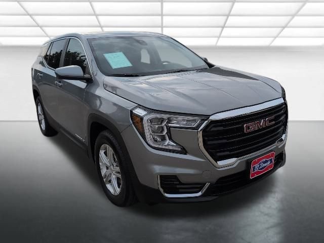 2024 GMC Terrain SLE's photo
