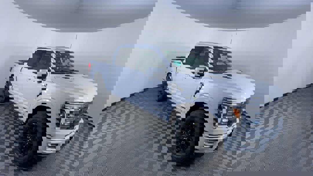 2025 Ford F-150 Platinum photo 2