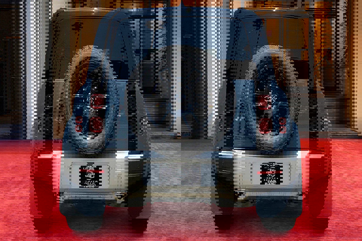 2025 Land Rover Defender 110 S photo 2