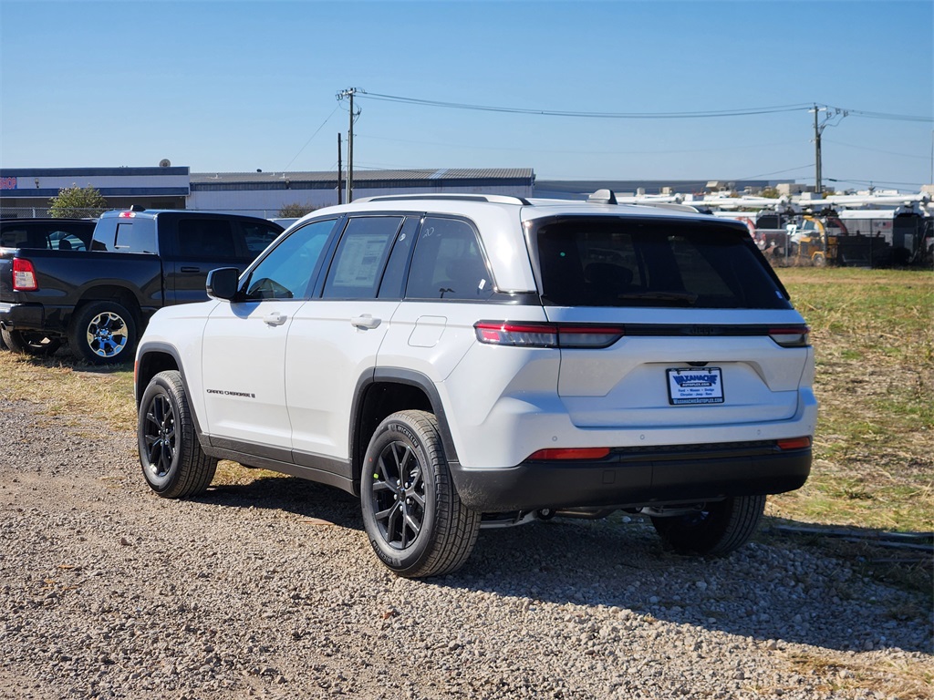 2025 Jeep Grand Cherokee Altitude X photo 3
