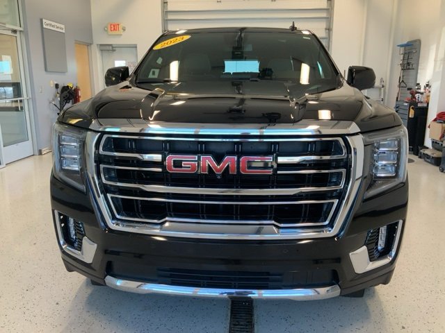 2023 Gmc Yukon SLT photo 2