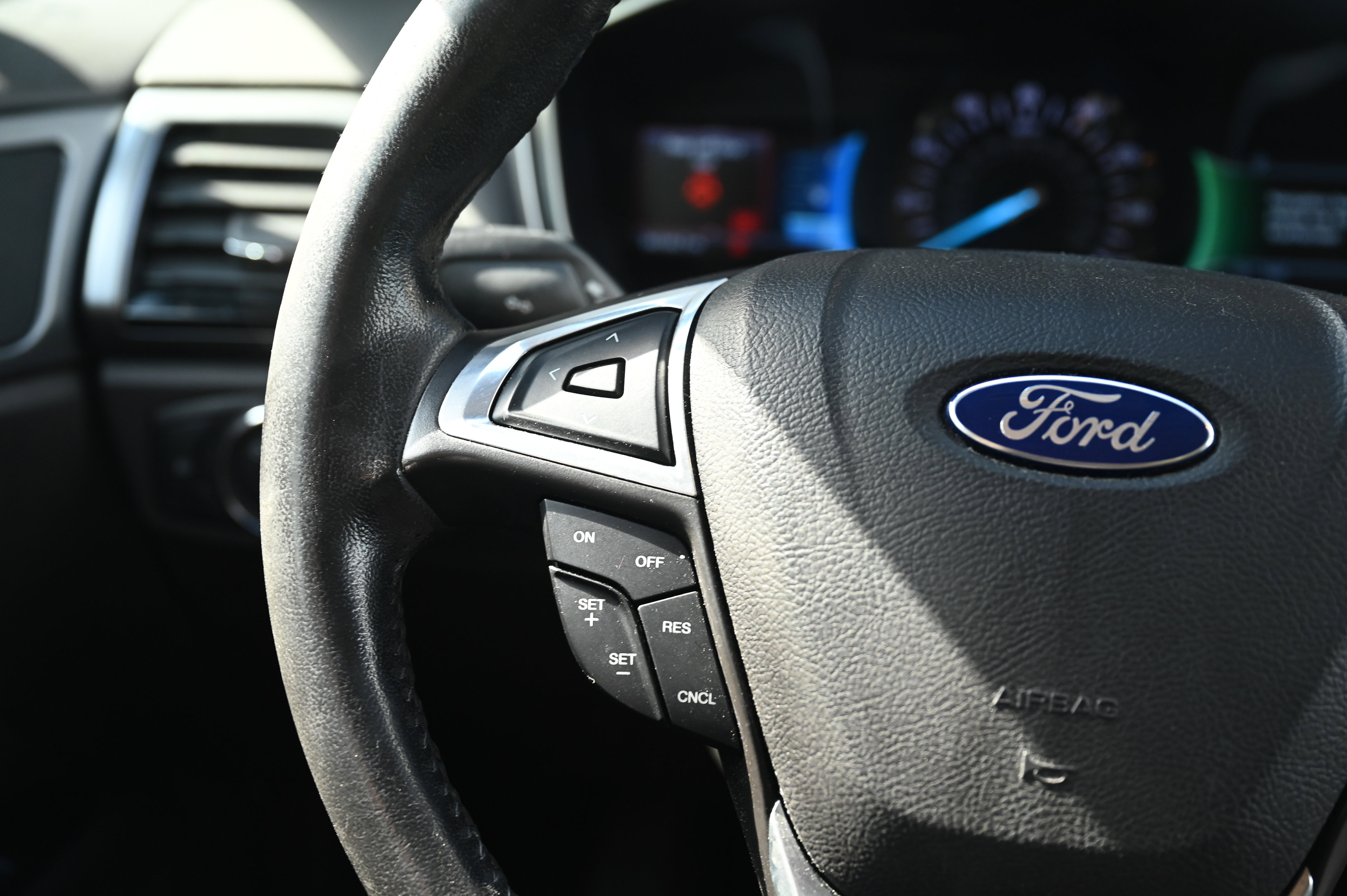2014 Ford Fusion SE photo 34