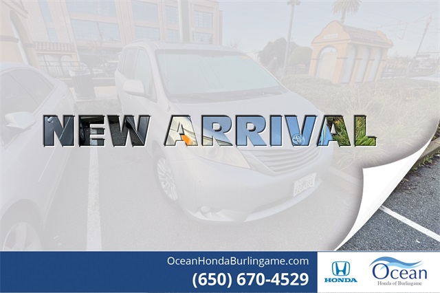 2013 Toyota Sienna XLE's photo