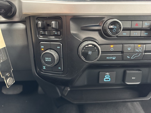 2025 Ford F-350 XLT photo 12