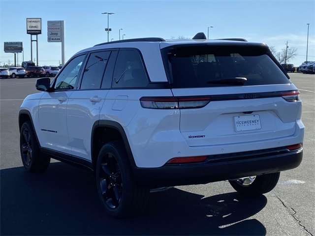 2025 Jeep Grand Cherokee Altitude photo 5