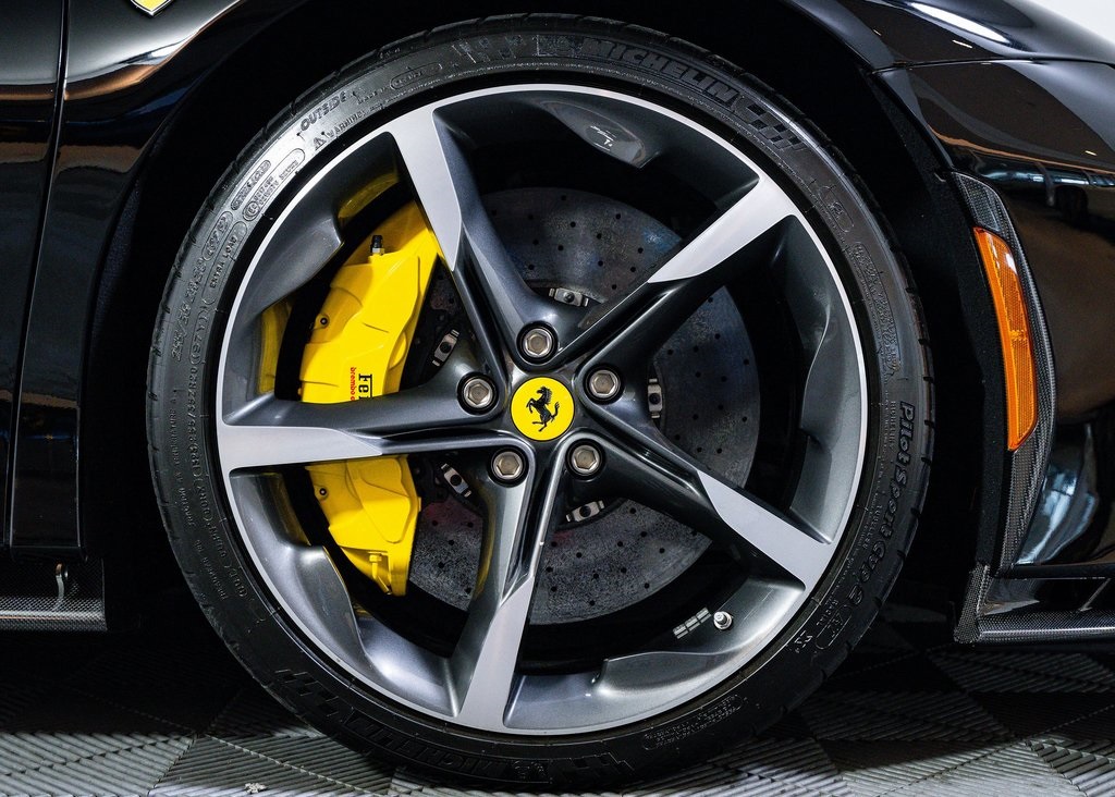 2023 Ferrari SF90 Spider Base photo 11