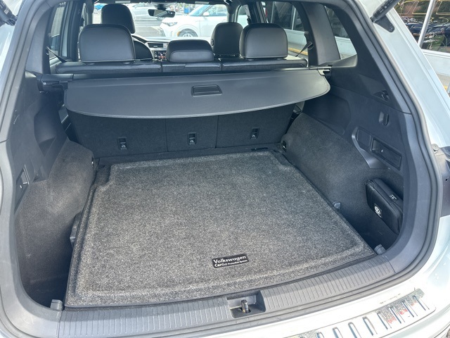 2022 Volkswagen Tiguan SEL Premium R-Line photo 3