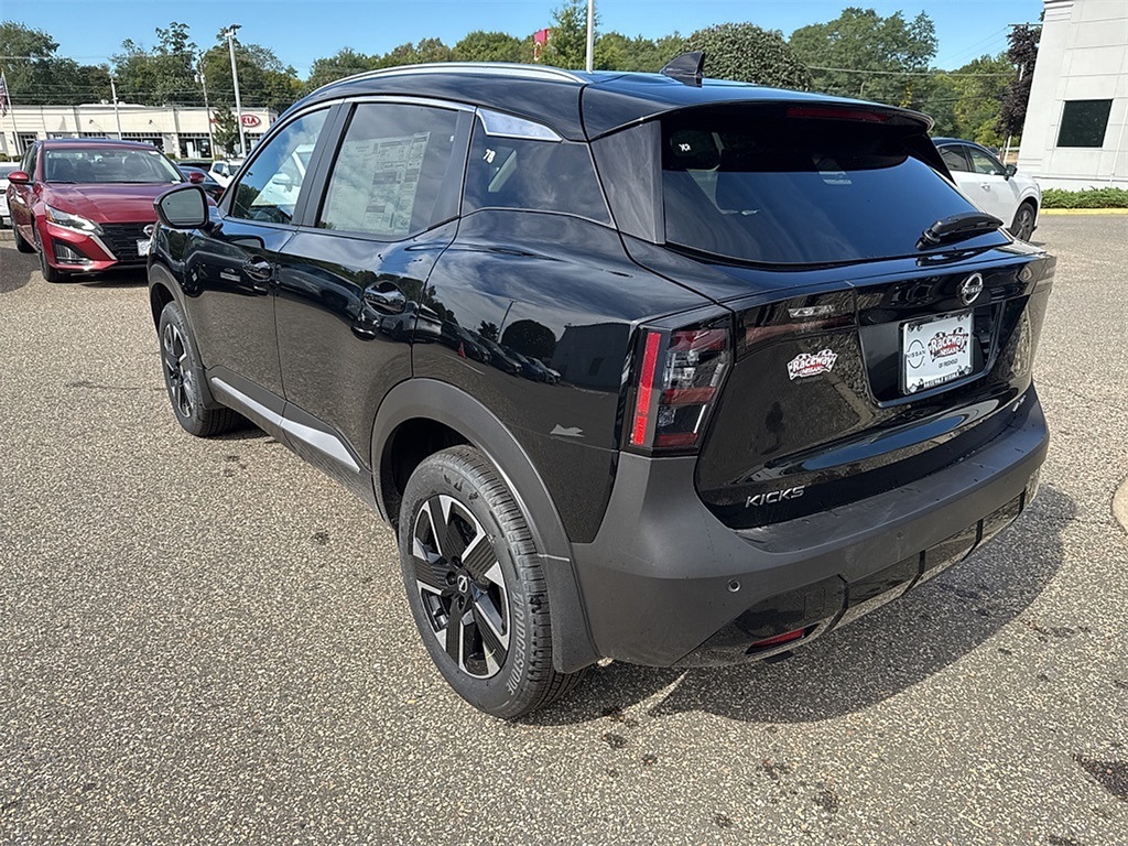 2025 Nissan Kicks SV photo 3