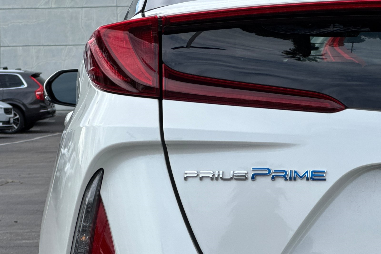 2017 Toyota Prius Prime Plus photo 12