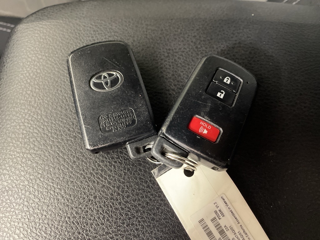 2021 Toyota Tacoma TRD Off-Road photo 28