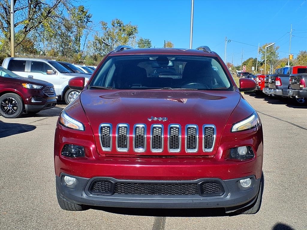 Used 2016 Jeep Cherokee Latitude with VIN 1C4PJMCB7GW333321 for sale in Fowlerville, MI