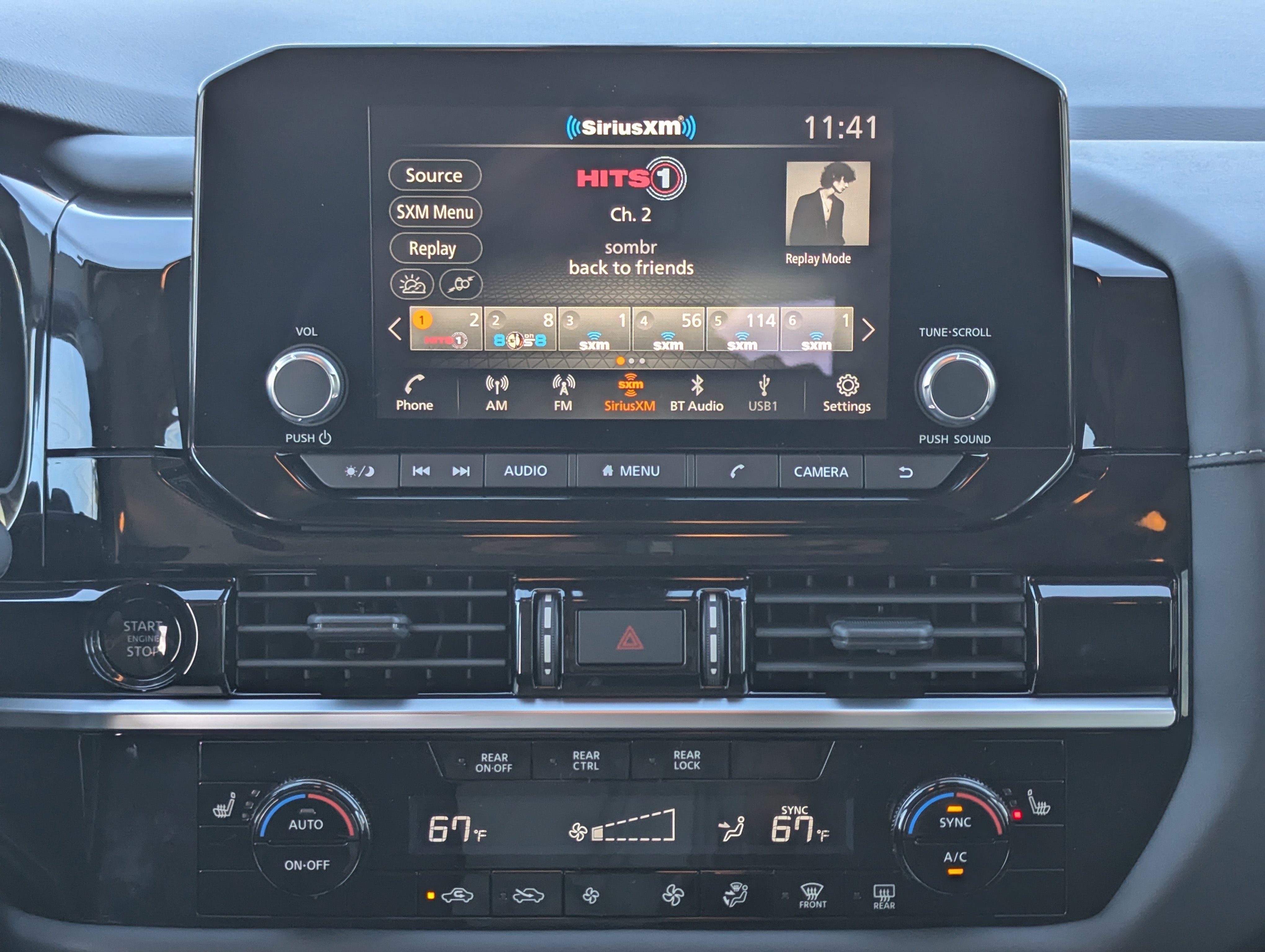 2025 Nissan Pathfinder SV photo 4