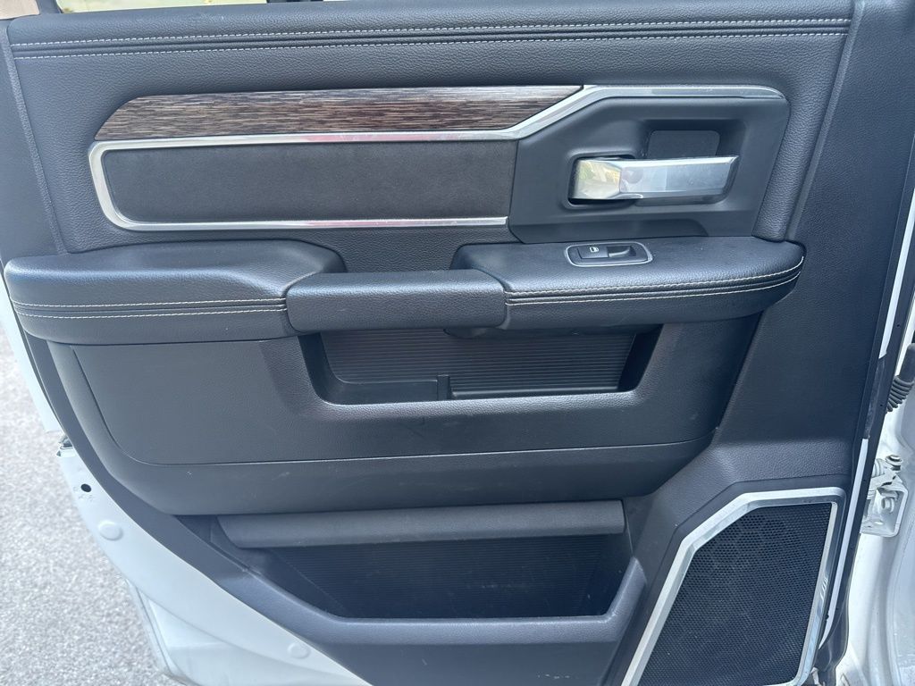 2020 Ram 2500 Laramie photo 17