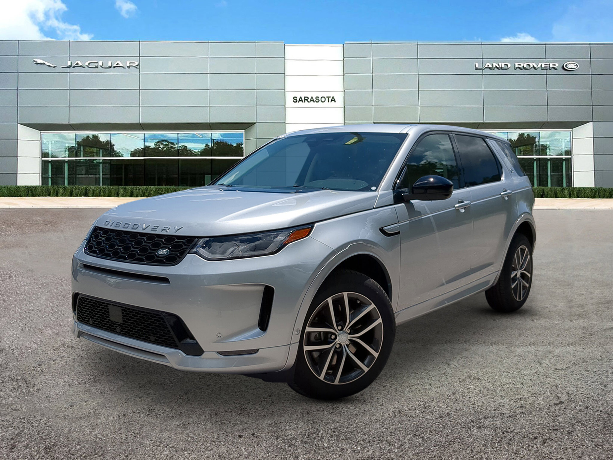 2025 Land Rover Discovery Sport S's photo