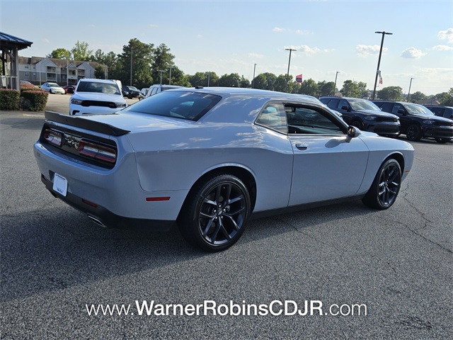 2021 Dodge Challenger SXT photo 6
