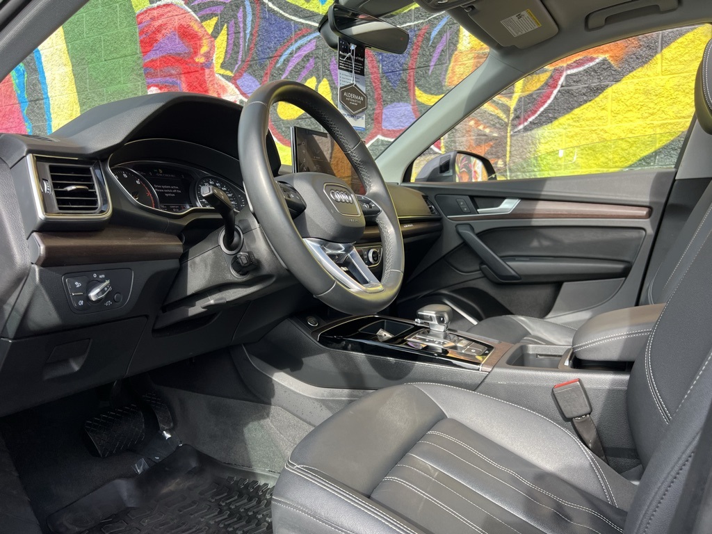 2022 Audi Q5 45 S line Premium photo 2