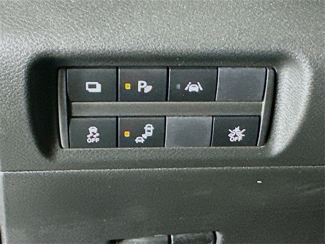 2025 Nissan Kicks Play S photo 14